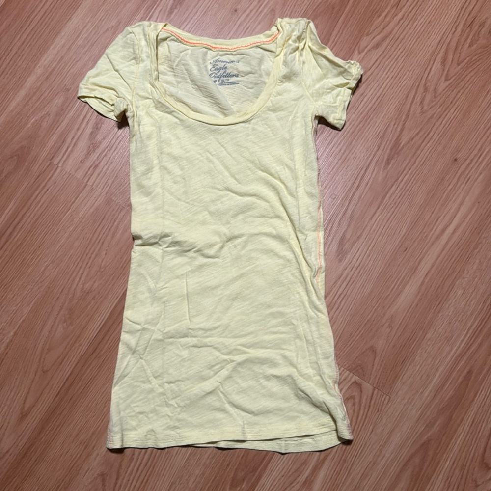 Like new American Eagle yellow shirt